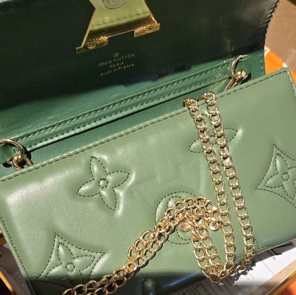 Green L.V Inspired Crossbody Brand New Cute - Picture 5 of 5